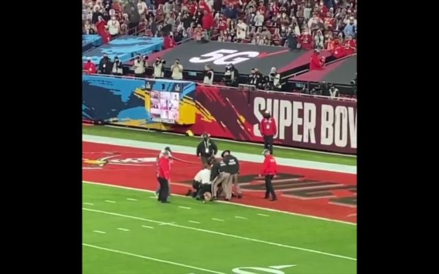 Kevin Harlan Does Play By Play For The Super Bowl Streaker And It Is AMAZING!