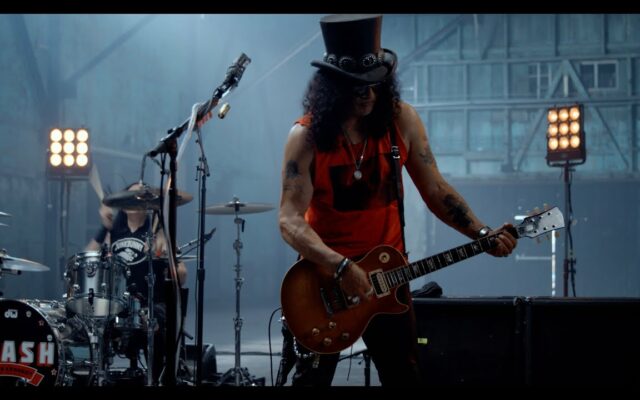 Slash ft. Myles Kennedy and The Conspirators – The River Is Rising (Official Music Video)